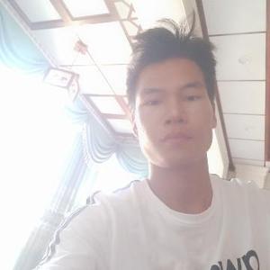 工地上行走的小何头像