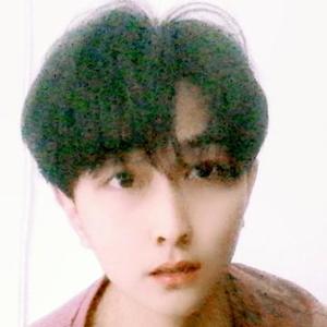 韩郭郭云头像
