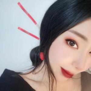 长发小姐姐佳佳头像