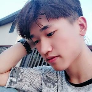 WC吃泡面的男孩头像