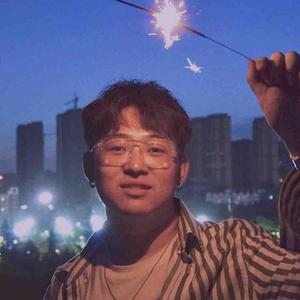 明眼人阳阳头像