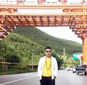 中暗盟无痕斌头像