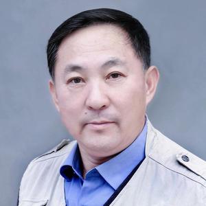 朱永平行摄头像