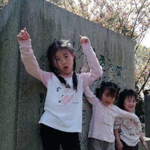 磨蹭孩子他爸头像