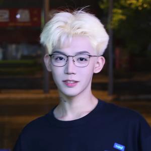 张北海（3.24晚生日头像