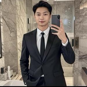 小泳伸头像