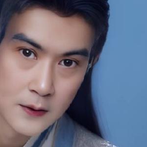 背着兔兔的老男人头像