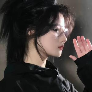 心情的女人头像