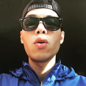 斯坦爱吃面头像