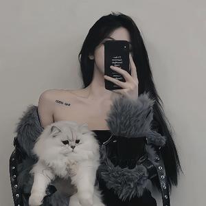 00后女大学生橙人玩具头像