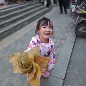 姐俩悠点飘头像