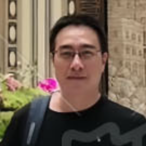 养猫狗的山林中人头像