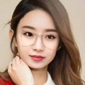 李馨雨521头像