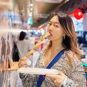 芊小桌儿头像