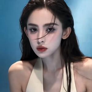 王呲花头像
