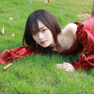 酸辣李子头像