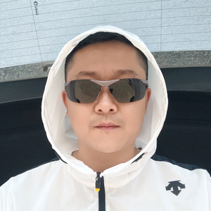 唭哩咔喳（小尊尊）头像