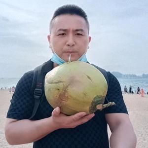 老赵爱拍照头像