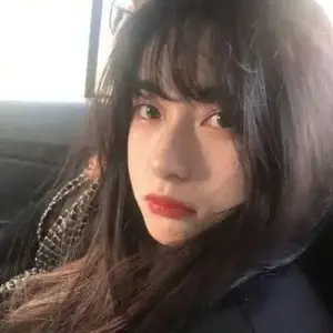 莉莉爱你头像