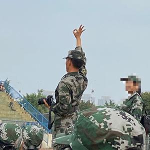 周瞎瞎头像