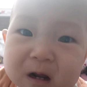 清纯鑫头像