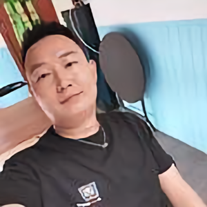 哏啾本人头像