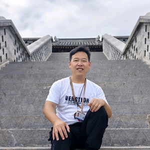 嘉兴周导头像
