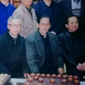 一个人流浪9090头像