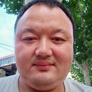 卖水果的平哥头像