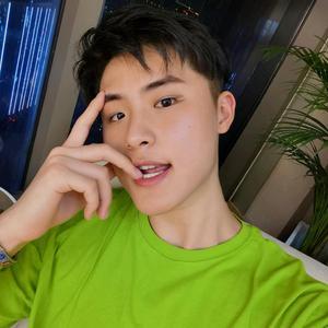 比铅笔更2b头像