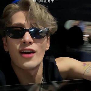 兔子牙先生头像
