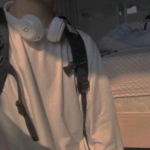 优美恐龙扛狼头像