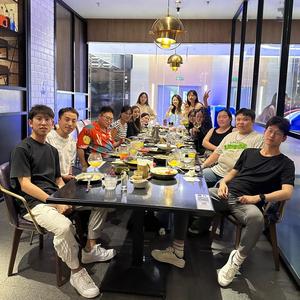 我们爱摸鱼头像
