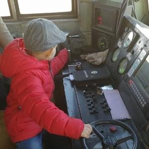 开火车的机长 头像