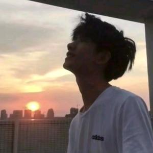 王小美86头像