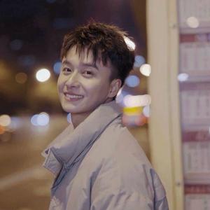 像孩子般奔跑吧头像