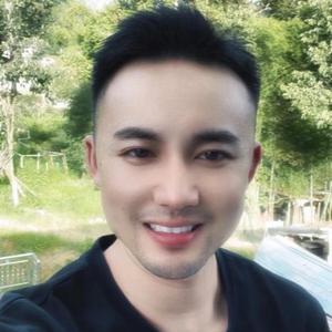 8阿宣说说8头像
