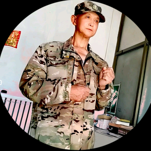 杨玉廷4s4o头像