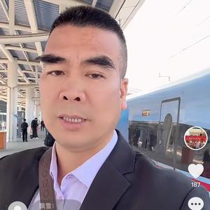黄泳棋头像