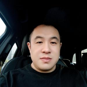 爱玩儿的大春头像