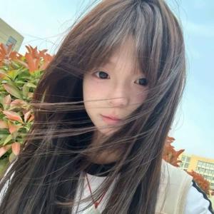 玲玲体育说头像