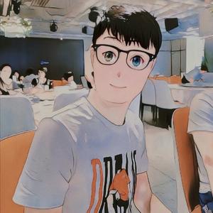 眼袋熟男头像