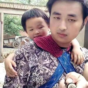爸爸的背外卖小哥小邹头像