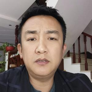 文山炬光头像