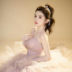 王小美、头像