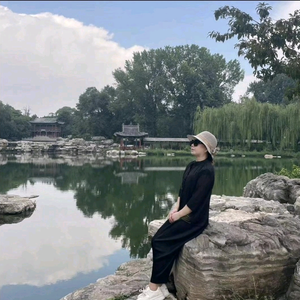 瑛子头像