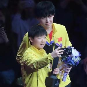 两小只头像