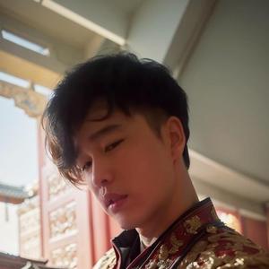 蓝诗龄头像