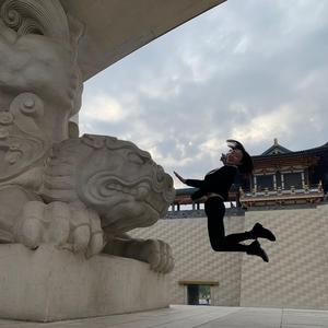 肖肖乐逛武汉头像