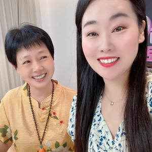 伍紫芳客家媳妇小伍19号早8带你变白月光头像